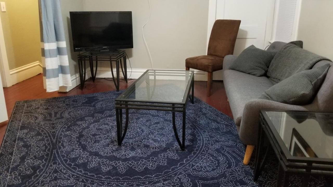 E Michigan Walk Up Furnished 1 Bedroom Apt Lansing Kültér fotó